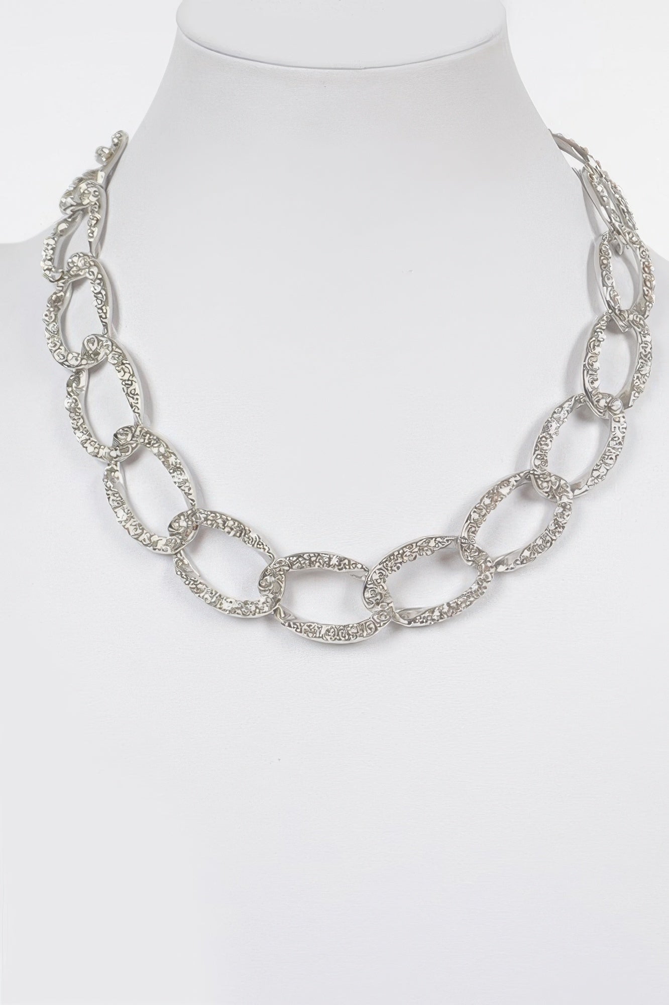 Oversized Stoned Chain Necklace