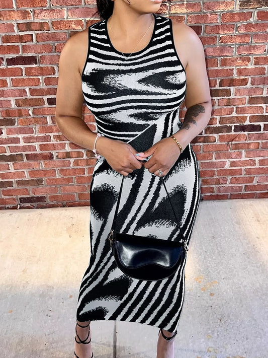 Sleeveless Bodycon Maxi Dress with Abstract Print