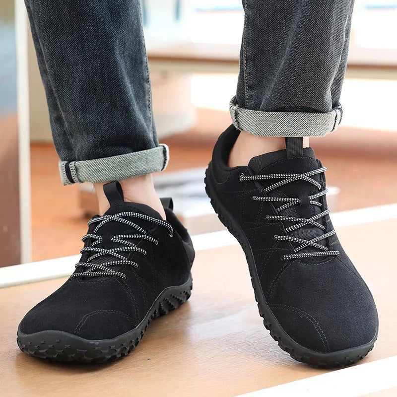 Wide footed large-sized men's suede hiking shoes anti slip leather outdoor sports shoes camping running jogging  men's loafers