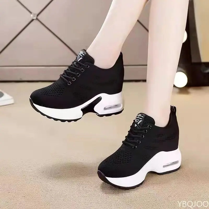 Summer 2025 Fashionable White Sports Shoes Casual Breathable Mesh Thick Soled Sports Shoes Comfortable Height Increasing Shoes