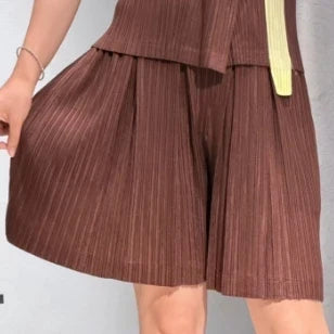 Miyake Pleated T-Shirt New Sleeveless Color-Block Camisole Women's Lightweight Draped Top with Matching Shorts and Capri Pants