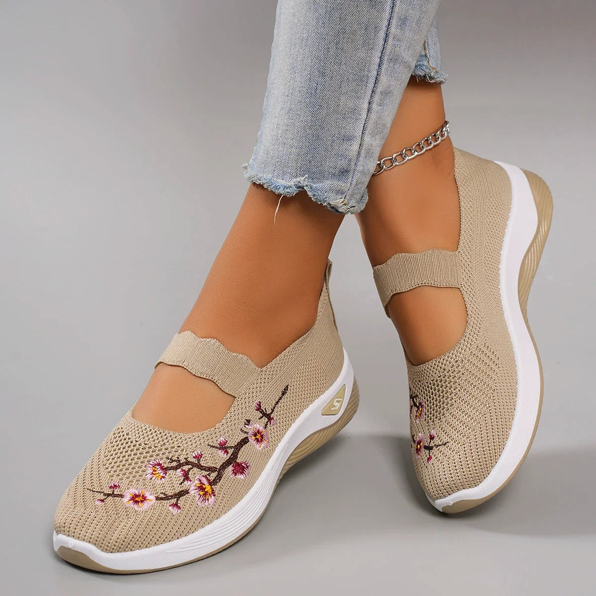 Spring new women's sports shoes, fashionable, breathable, lightweight, non-slip, wear-resistant, casual sports shoes, flat shoes