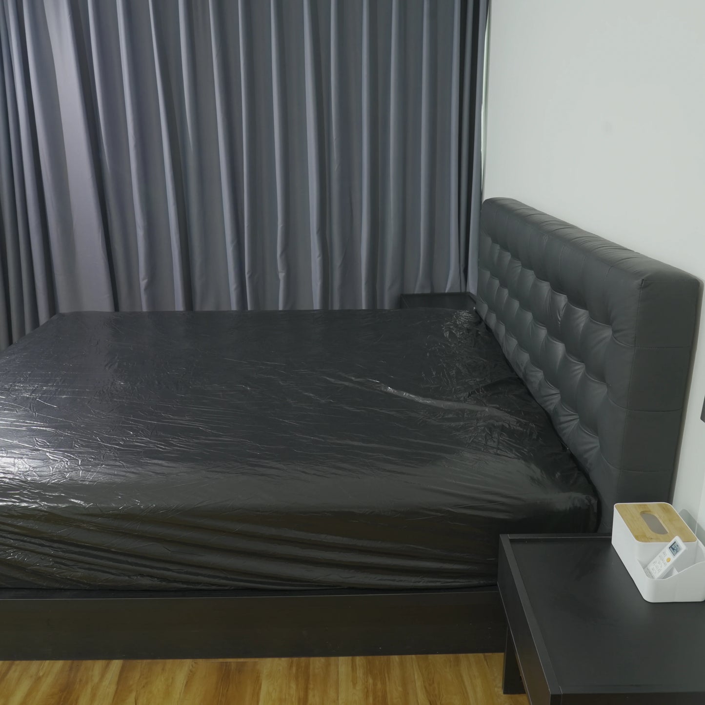 1pcs PVC Waterproof Mattress Protection Sheet, Soft and Skin-Friendly