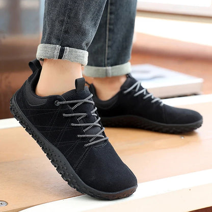Wide footed large-sized men's suede hiking shoes anti slip leather outdoor sports shoes camping running jogging  men's loafers