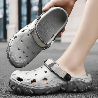 2025 Sandals for Men Black Red Breathable Home Slippers Outdoor Fashion Garden Shoes Clogs Couple Beach Shoes Women Sandals
