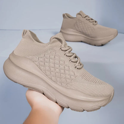 Beige Sports Shoes with Thick Curved Soles Men's Women Fashionable Sports Shoes Thick Cushioning Sole Suitable for Running, Gym