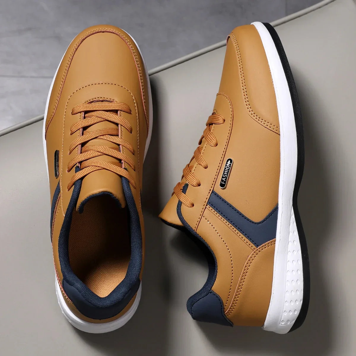 Men's Running Shoes 2025 Autumn Shock-absorbing Sports Shoes Plus Size Yellow Flat Bottomed Lightweight Casual Walking Shoes