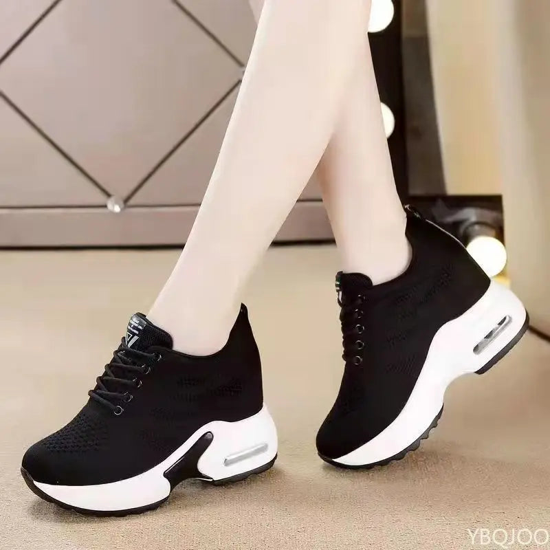 Summer 2025 Fashionable White Sports Shoes Casual Breathable Mesh Thick Soled Sports Shoes Comfortable Height Increasing Shoes
