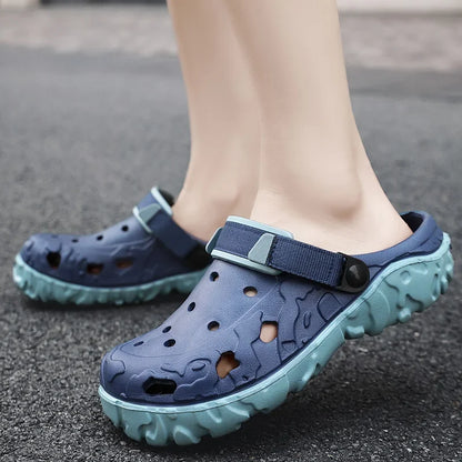 2025 Sandals for Men Black Red Breathable Home Slippers Outdoor Fashion Garden Shoes Clogs Couple Beach Shoes Women Sandals