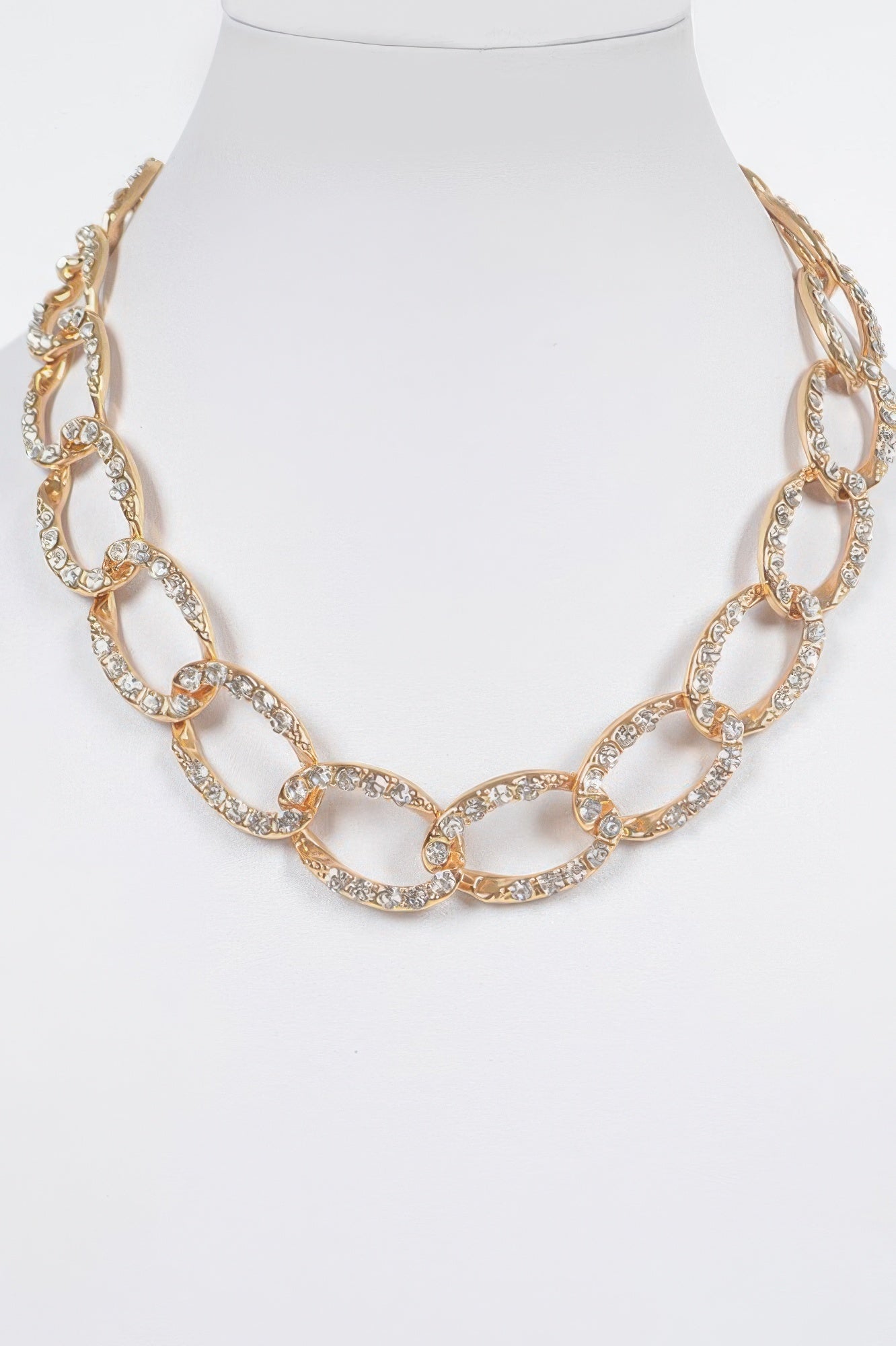 Oversized Stoned Chain Necklace